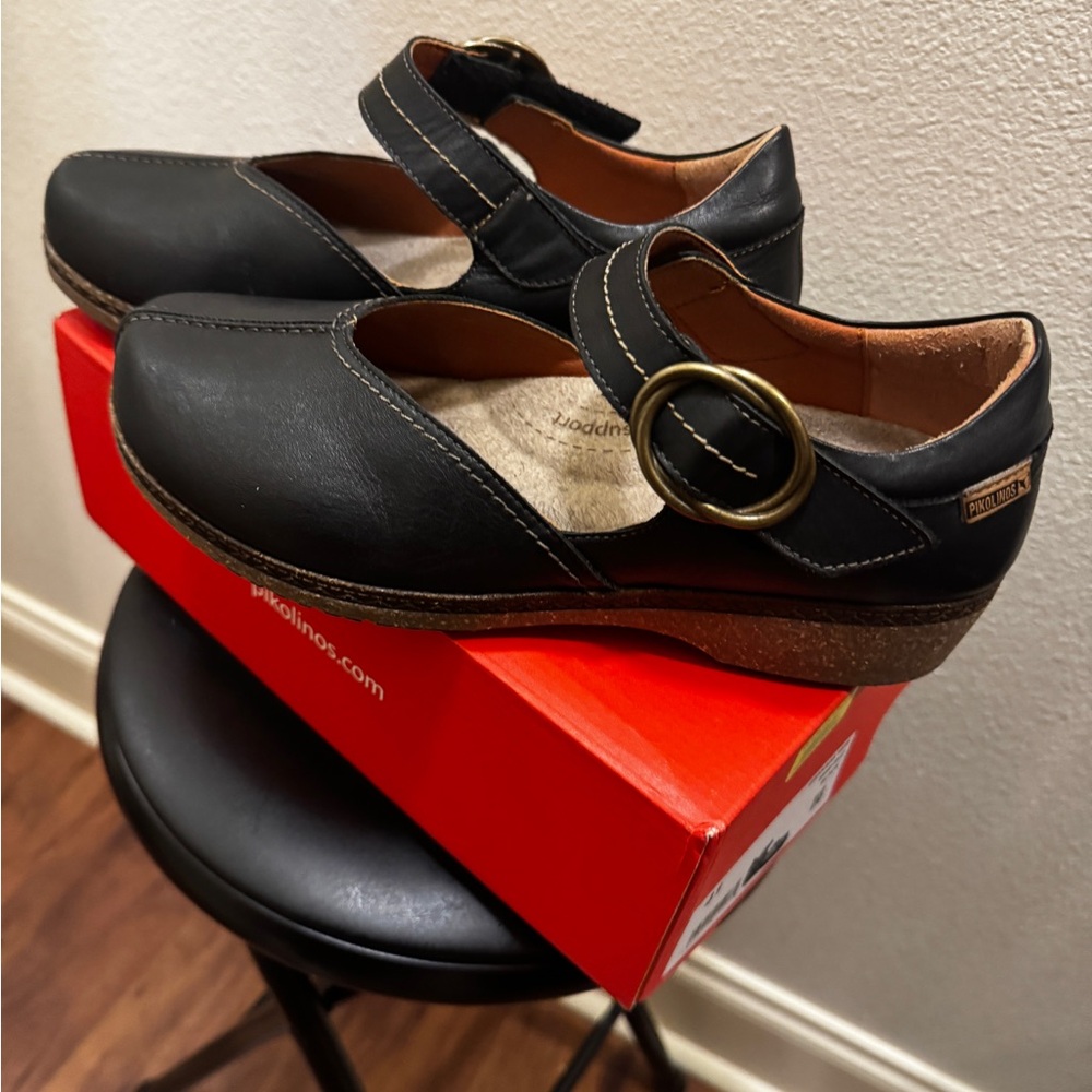 PIKOLINOS Black Flats with Gold Buckle